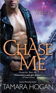 Post thumbnail of Review: Chase Me by Tamara Hogan